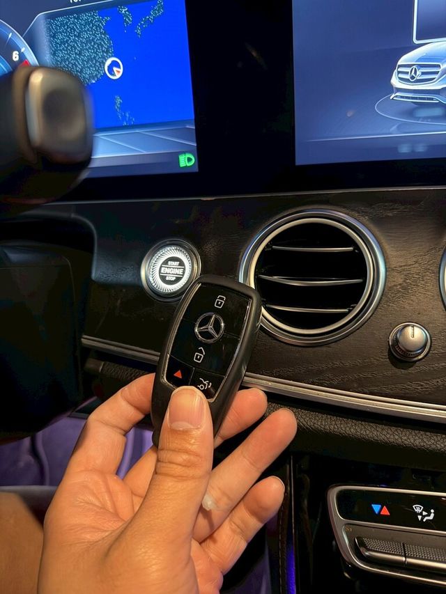 M-BENZ賓士 E300  第13張相片