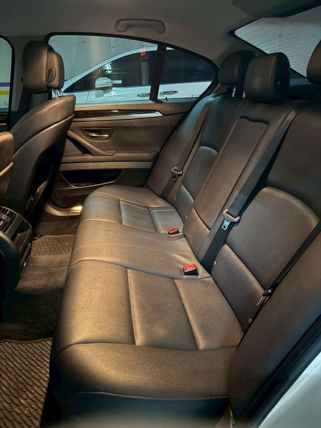 BMW寶馬 520D  第8張相片