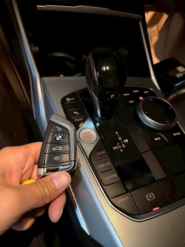 BMW寶馬 330I  第9張相片