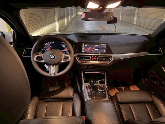 BMW寶馬 330I  第10張相片