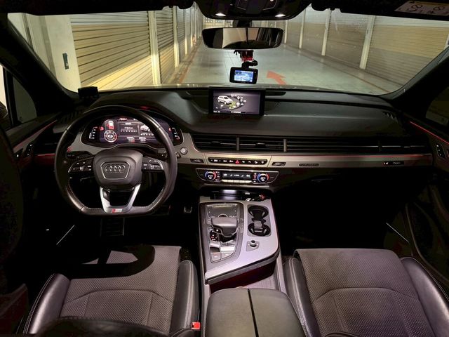 AUDI奧迪 Q7  第6張相片