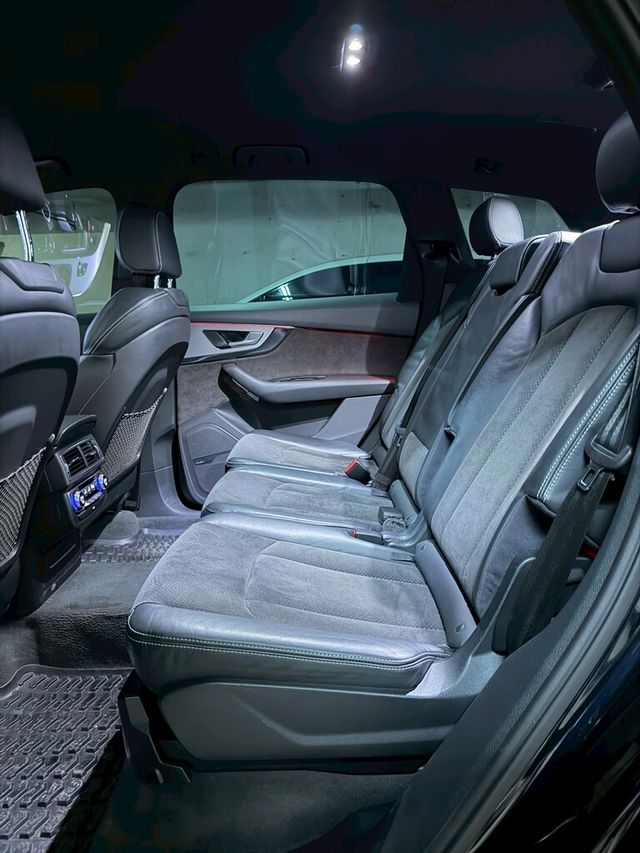 AUDI奧迪 Q7  第8張相片