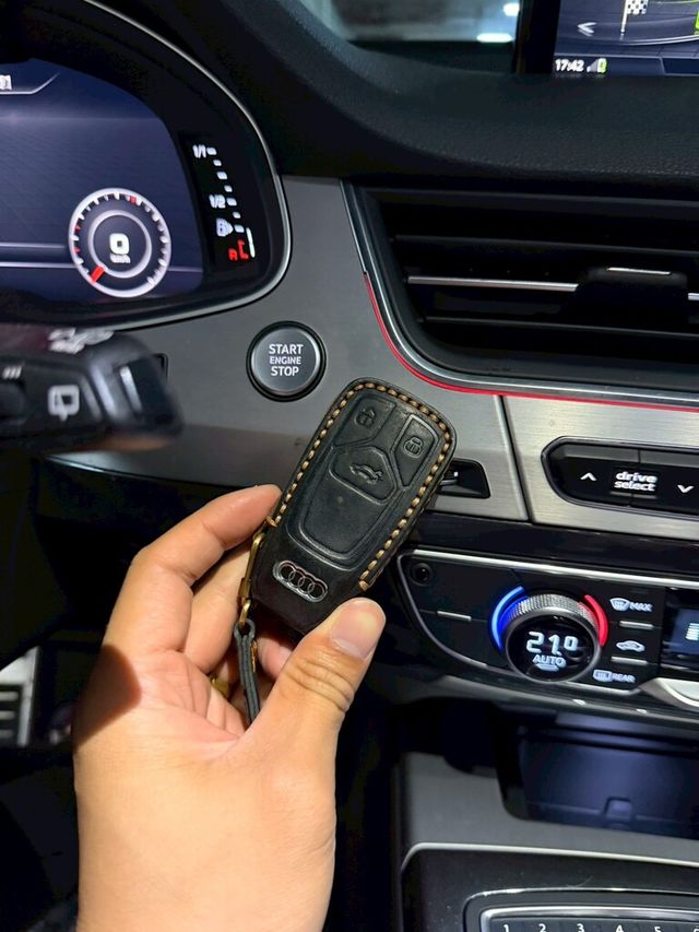 AUDI奧迪 Q7  第13張相片