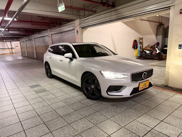 VOLVO富豪 V60  第1張相片