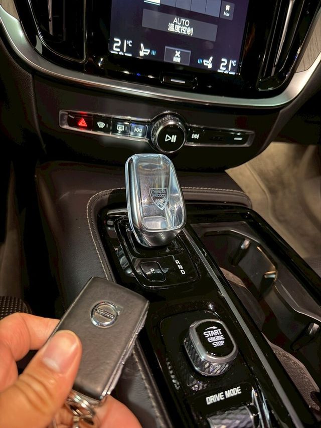 VOLVO富豪 V60  第14張相片