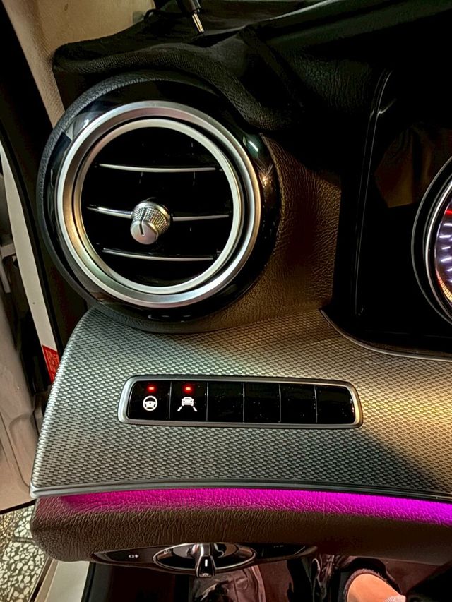 M-BENZ賓士 E220D  第11張相片