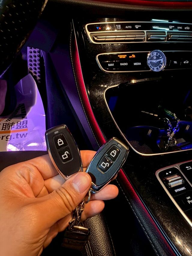 M-BENZ賓士 E250  第16張相片