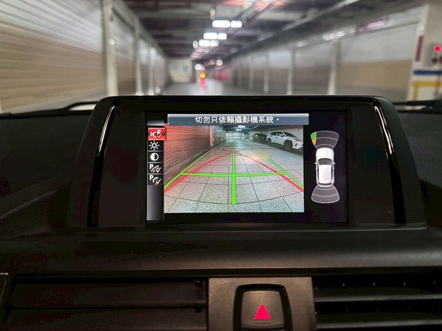 BMW寶馬 120I  第13張相片