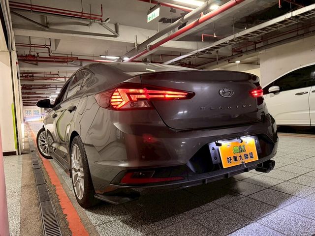 HYUNDAI現代 ELANTRA  第5張相片