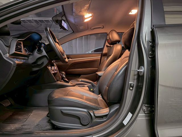 HYUNDAI現代 ELANTRA  第6張相片