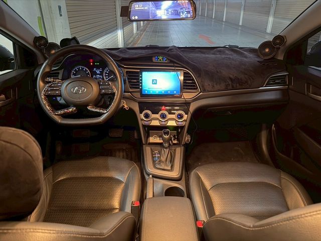 HYUNDAI現代 ELANTRA  第8張相片