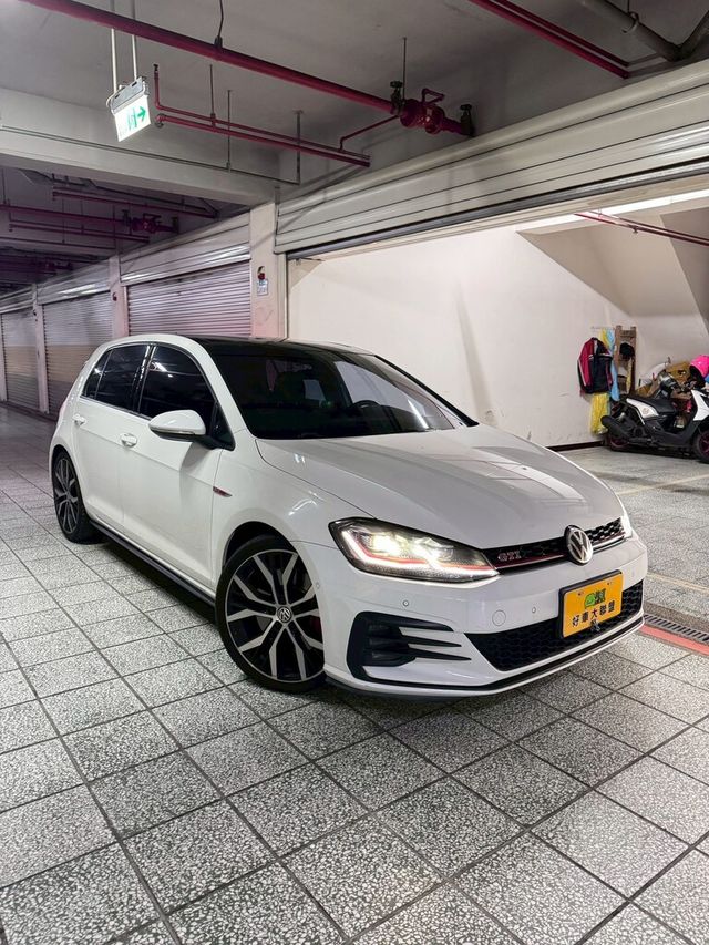 VOLKSWAGEN福斯 GOLF GTI  第2張相片