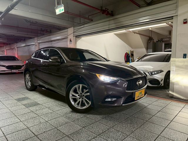 INFINITI無限 Q30  第1張相片