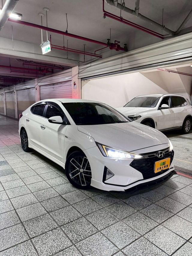 HYUNDAI現代 ELANTRA  第2張相片