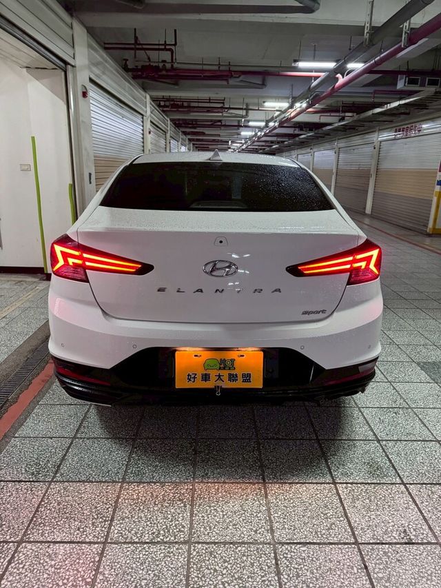 HYUNDAI現代 ELANTRA  第4張相片