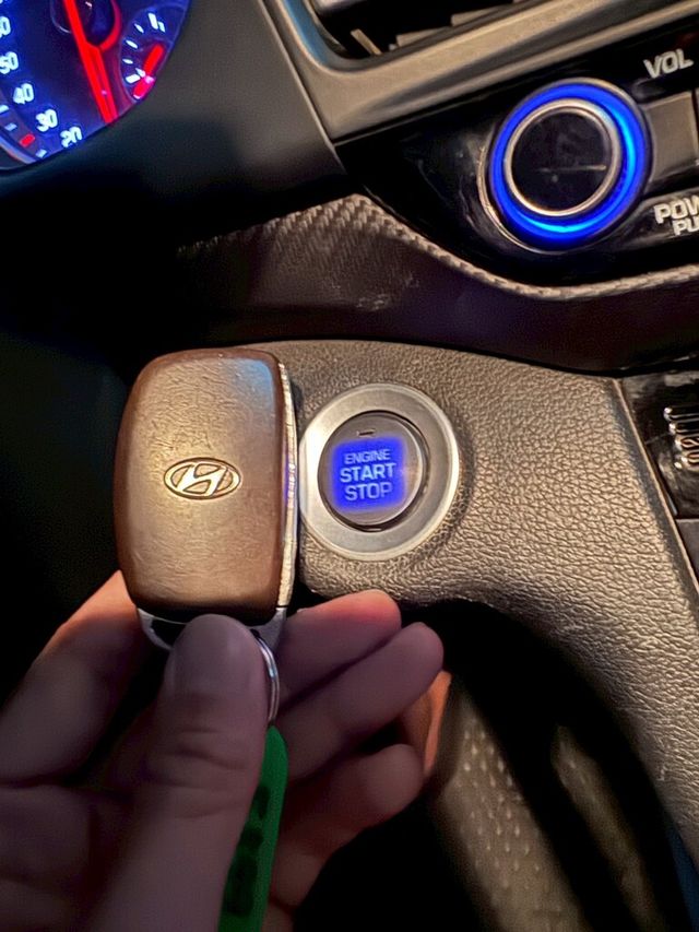 HYUNDAI現代 ELANTRA  第16張相片
