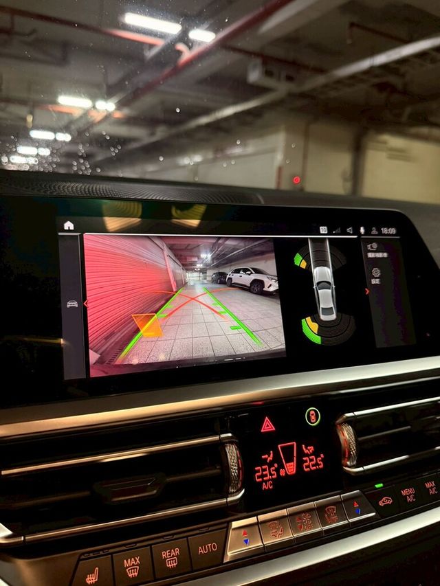 BMW寶馬 330I  第9張相片