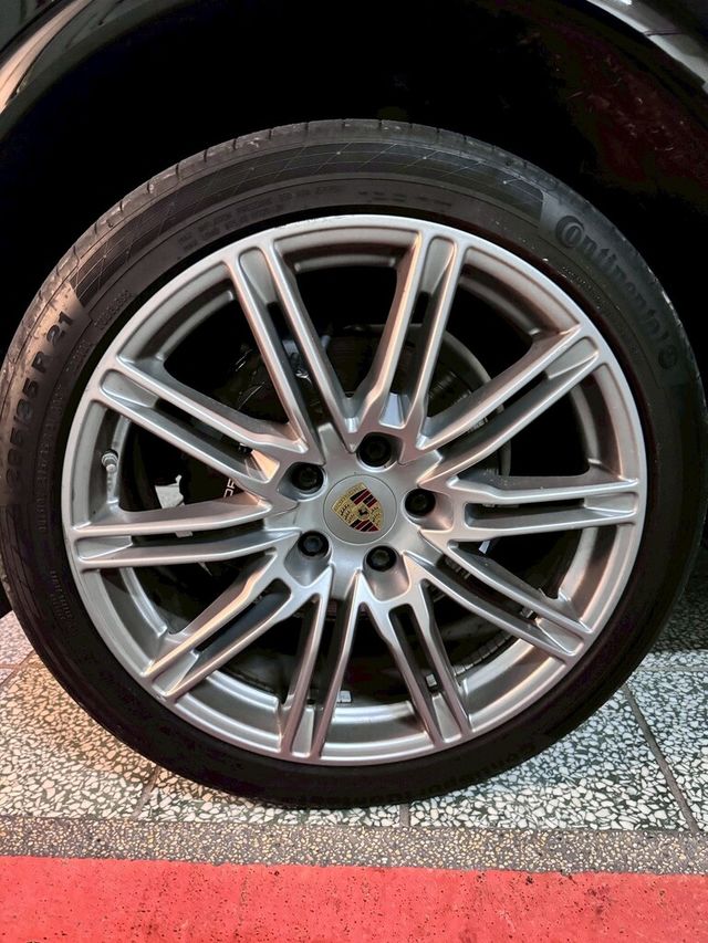 PORSCHE保時捷 CAYENNE  第16張相片