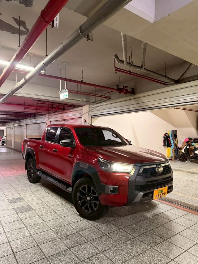 TOYOTA豐田 HILUX  第2張相片