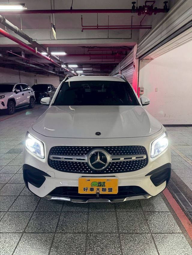 M-BENZ賓士 GLB200  第3張相片