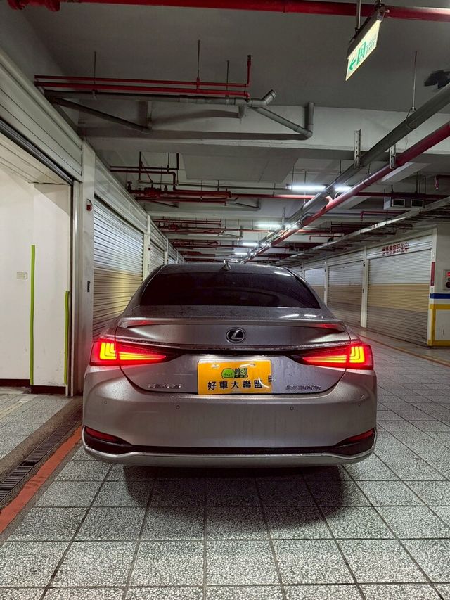 LEXUS凌志 ES300H  第4張相片