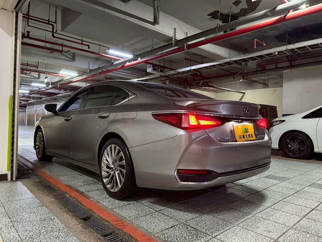 LEXUS凌志 ES300H  第5張相片