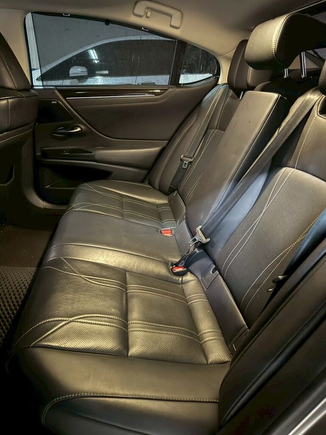LEXUS凌志 ES300H  第8張相片