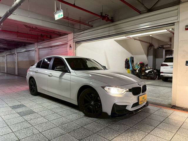 BMW寶馬 318D SEDAN  第1張相片