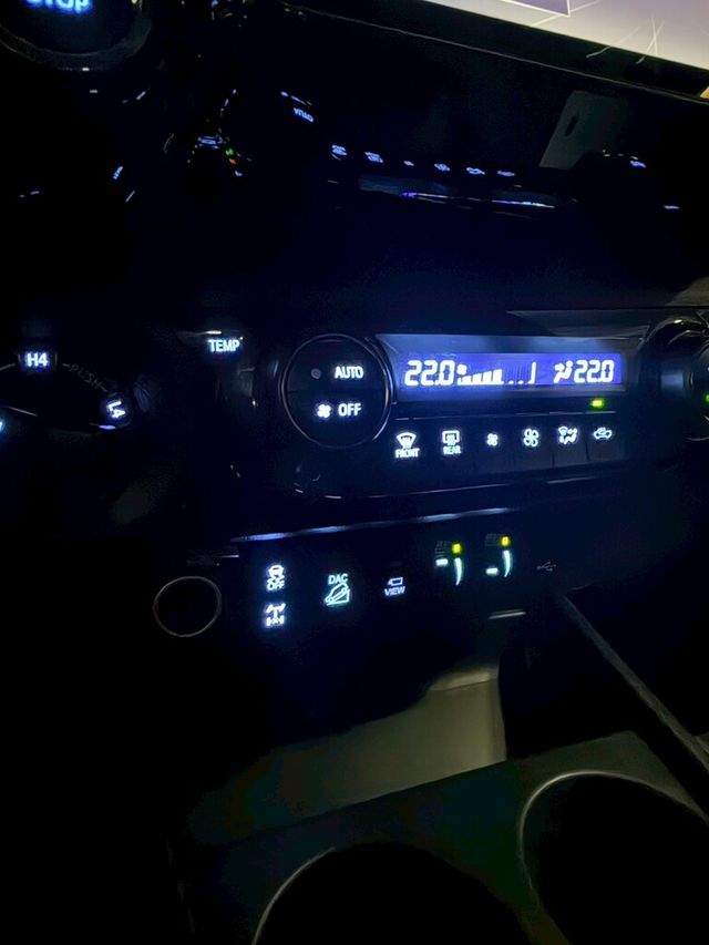 TOYOTA豐田 HILUX  第12張相片