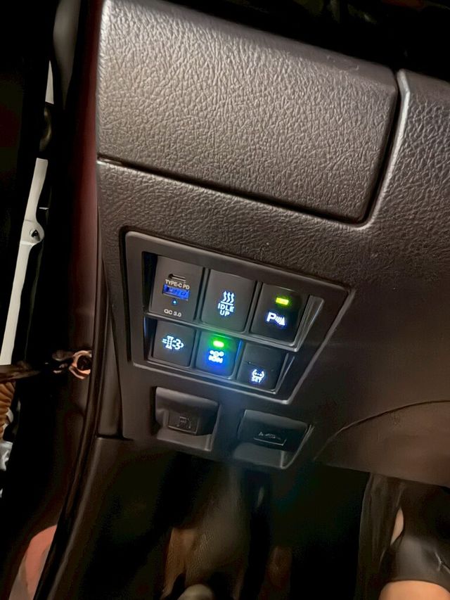 TOYOTA豐田 HILUX  第13張相片