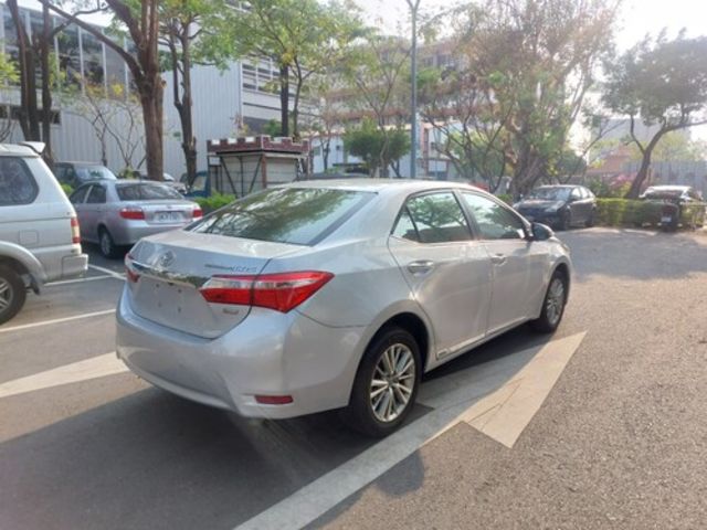 TOYOTA豐田 ALTIS  第2張相片