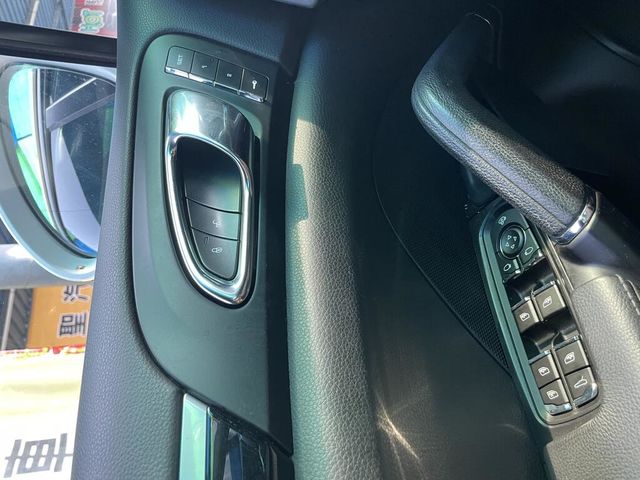 PORSCHE保時捷 CAYENNE  第13張相片