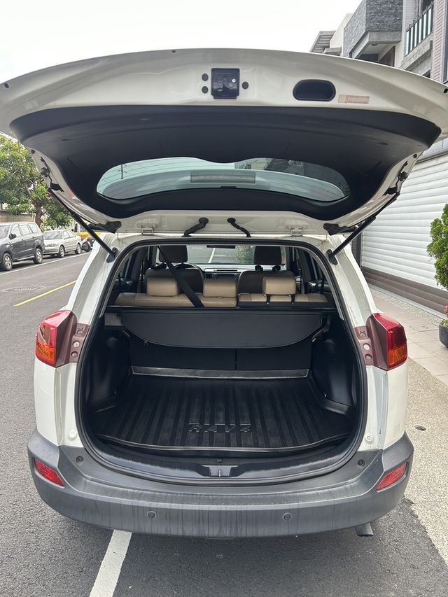 TOYOTA豐田 RAV4  第6張相片