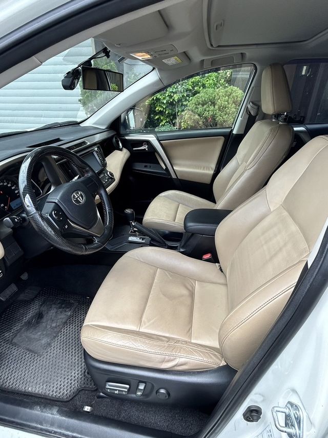 TOYOTA豐田 RAV4  第9張相片