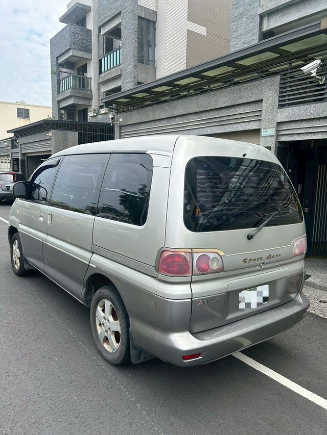 MITSUBISHI三菱 SPACE GEAR  第10張相片