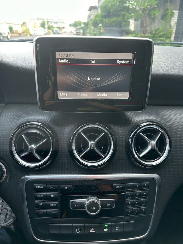 M-BENZ賓士 A180  第5張相片