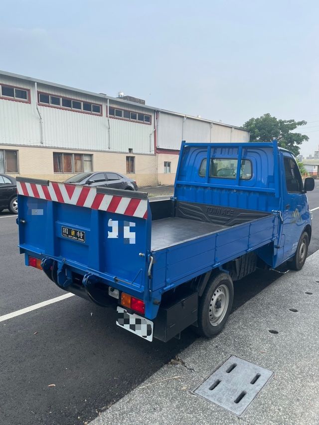 TOYOTA豐田 TOWN ACE  第2張相片