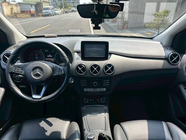 M-BENZ賓士 B180  第5張相片