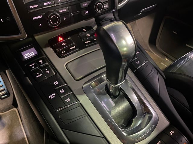 PORSCHE保時捷 CAYENNE  第9張相片