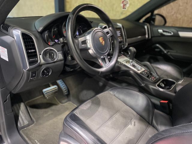 PORSCHE保時捷 CAYENNE  第13張相片