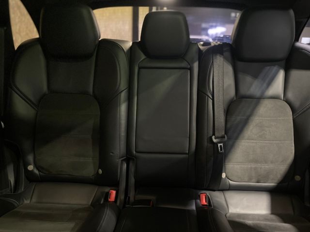 PORSCHE保時捷 CAYENNE  第17張相片