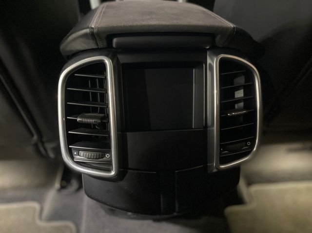 PORSCHE保時捷 CAYENNE  第18張相片