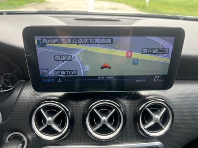 M-BENZ賓士 A180  第7張相片
