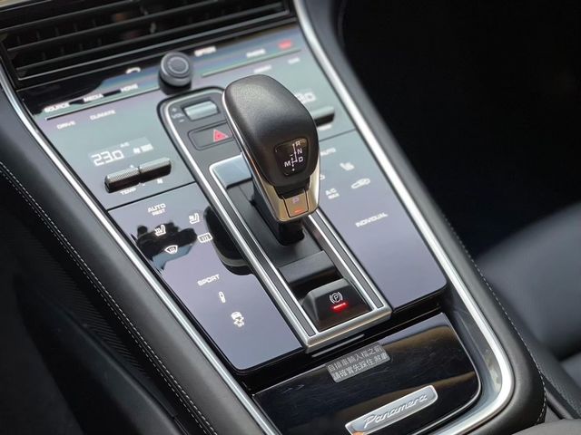 PORSCHE保時捷 PANAMERA  第7張相片