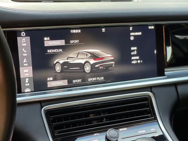 PORSCHE保時捷 PANAMERA  第10張相片