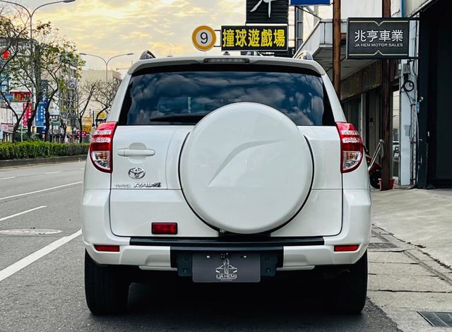TOYOTA豐田 RAV4  第18張相片