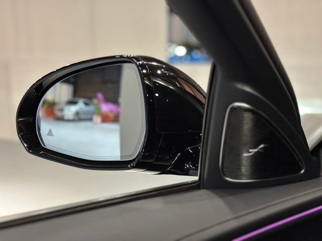 M-BENZ賓士 E200  第9張相片