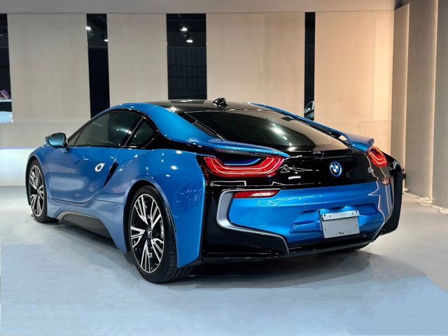 BMW寶馬 I8  第6張相片