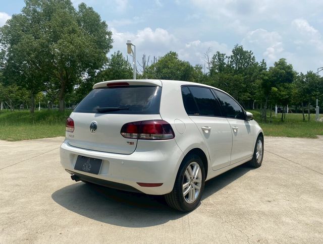 VOLKSWAGEN福斯 GOLF  第4張相片