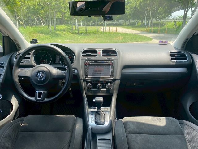 VOLKSWAGEN福斯 GOLF  第6張相片